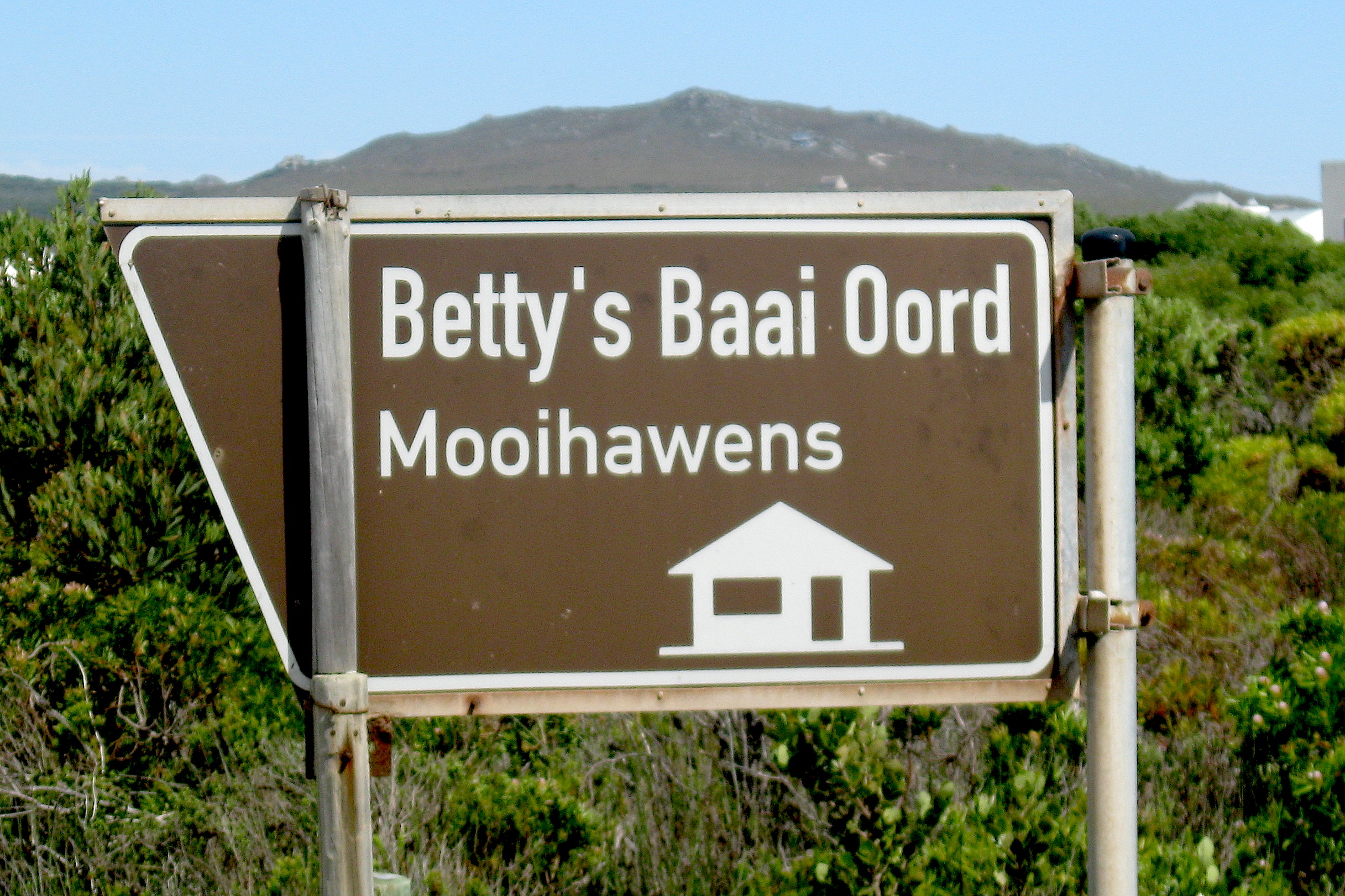 bettys-baai-sign